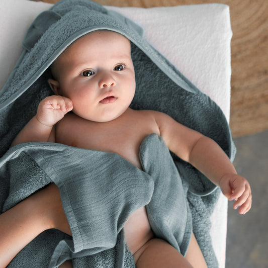 2-in-1 bath cape