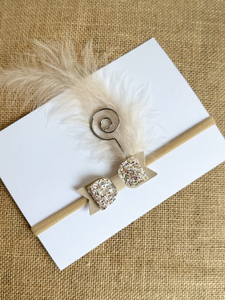Haarbandje sint strikje - beige champagne